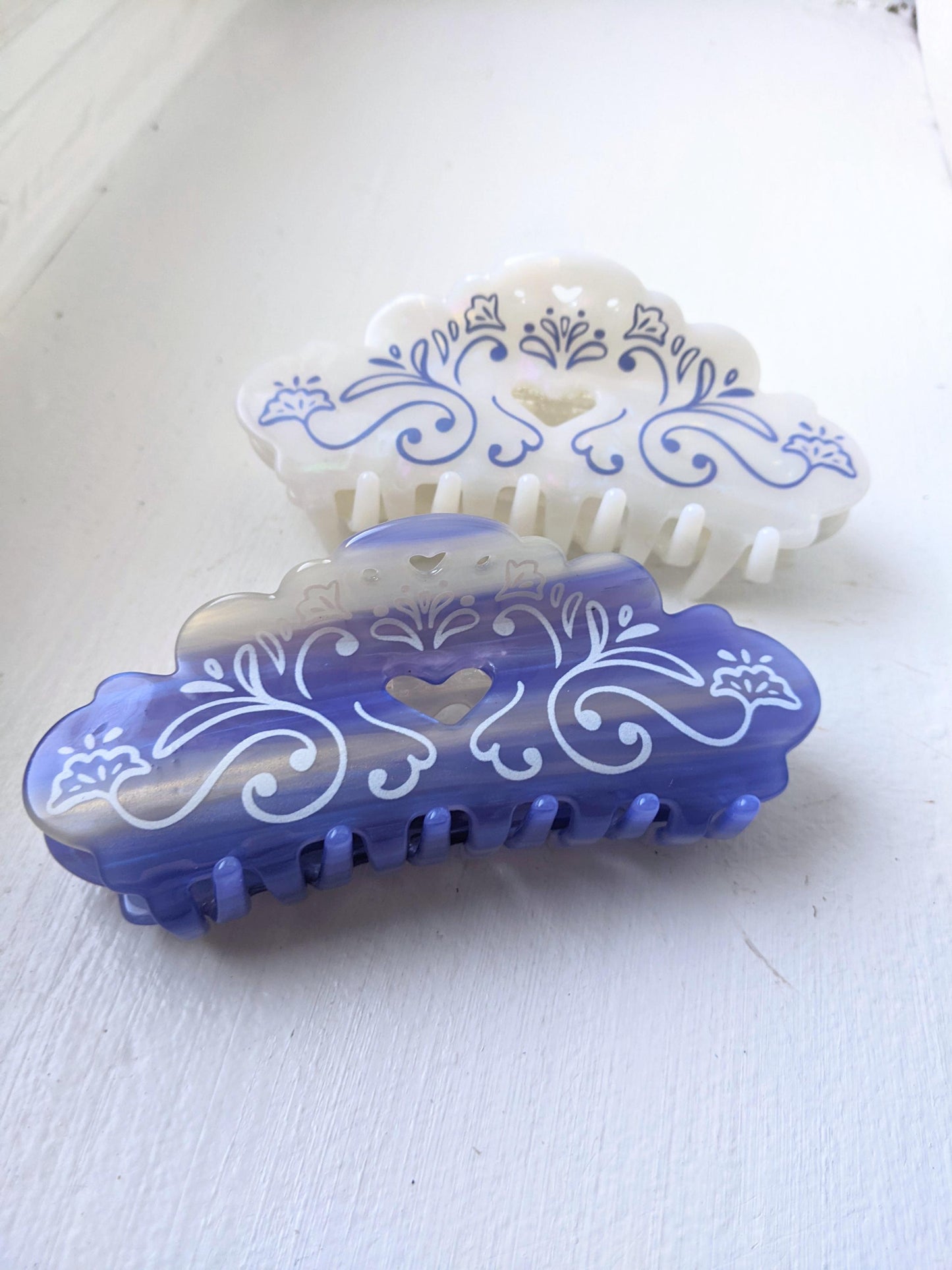 Blue Porcelain Hair Claw Clip | Trendy Hair Claw, Elegant Hair Clip, Pearlescent Material, Gift for Fashion Lover, Hair Accessories